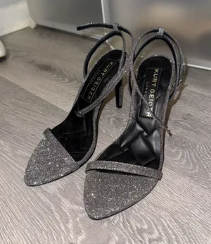 Kurt Geiger London Black Heals thumbnail 1