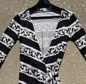 Diane von Furstenberg Julian Two Silk Wrap Dress US Size 6 Black White thumbnail 2