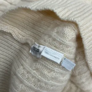 Ann Taylor 100% Cashmere Yellow Cable Knit V-Neck Sweater XS thumbnail 3