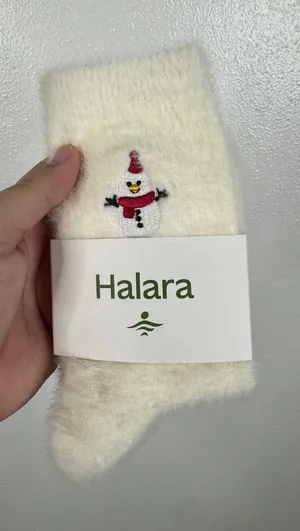 Halara Women Cream Fuzzy Snowman Embroidered Holiday Crew Socks One Size NEW thumbnail 1