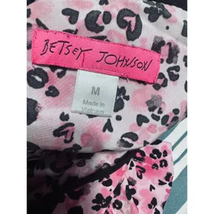 Betsey Johnson Pink Leopard Heart Print Scrub Top V-Neck Medical scrubs sz M thumbnail 5