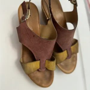 Wedges Made In Spain Tan Size 9 thumbnail 7