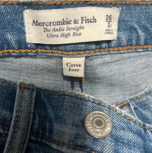Abercrombie The Ankle Straight Ultra High-Rise Blue Jean thumbnail 3
