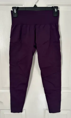 Halara OneForm Seamless Flow Mid Rise Tummy Control Butt Lifting 7/8 Leggings thumbnail 1