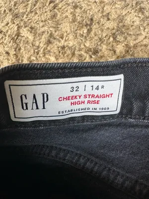 GAP Cheeky Straight High Rise Jeans Distressed size 14 thumbnail 3