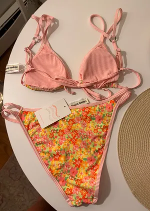 NWT Dippin' Daisy's Bikini thumbnail 6