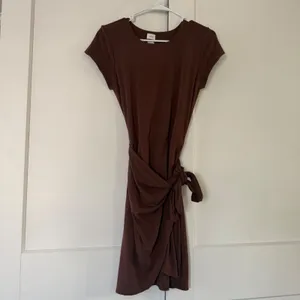 Wilfred Aritzia Lune Mini Dress Brown Short Sleeve Tie Wrap Women's M thumbnail 5