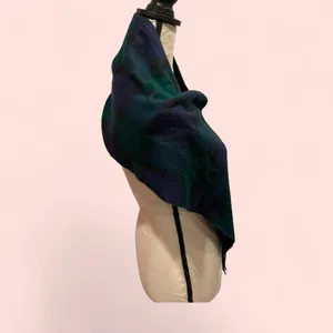 Cute soft fuzzy made in Italy American Eagle plaid scarf fringe navy hunter thumbnail 4