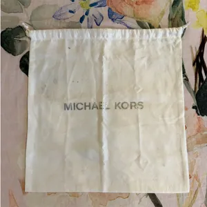 Michael Kors Red Shoulder Bag with Gold Chain thumbnail 8