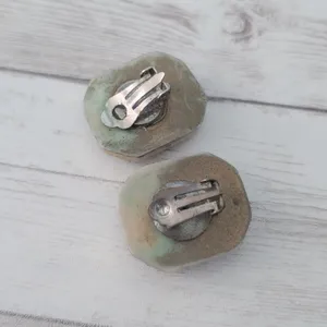 Vintage Clip On Earrings Pink & Gold Tone - Fair Condition thumbnail 5