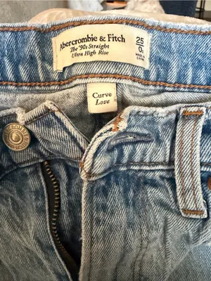 Abercrombie & Fitch The 90’s Straight Ultra High Rise Jean 25S Curve Love thumbnail 3