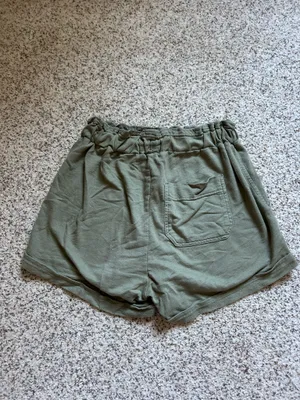 Arizona Jeans green linen shorts thumbnail 2