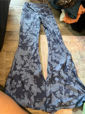 Aerie blue floral flared leggings thumbnail 2