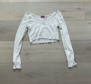 Edikted Long Sleeve Crop Top thumbnail 1
