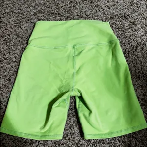 ALO Yoga Green Biker Shorts thumbnail 4