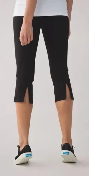 Lululemon  capei slit bottom size 6 thumbnail 1