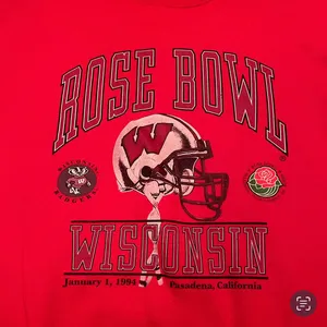 National Collegiate Athletic Association ‼️Wisconsin Badger Rose Bowl Crewneck Sweatshirt‼️ thumbnail 2