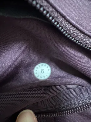 lululemon athletica Side-Pocket Leggings in Plum Purple Size 6 thumbnail 5