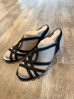 Lifestride Black Strappy Low Wedge Women's Yaya Sandal 7 thumbnail 2