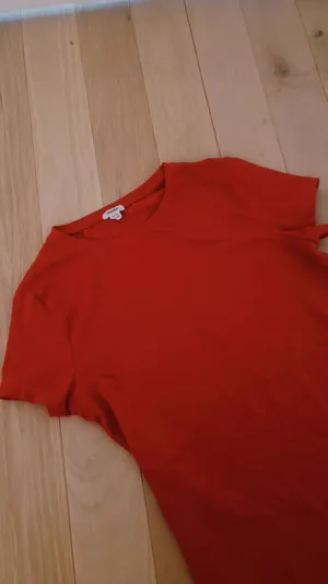 Red Garage Top thumbnail 2