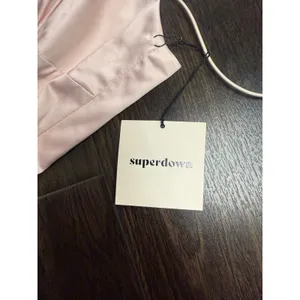 NWT Superdown Light Pink Satin Ruched Crop‎ Top - Size M thumbnail 2