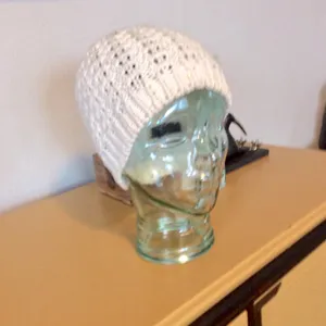 GAP Woven Cream & Gold Beanie thumbnail 5