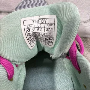 Women's Dynaflyte Running Shoe Size 6.5 thumbnail 7