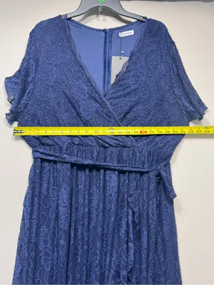 plus-size navy blue floral lace cocktail dress thumbnail 4