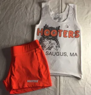 B26 #2 Hooters Girl Worn Uniform Tank & New Shorts from Saugus MA Size XS thumbnail 1