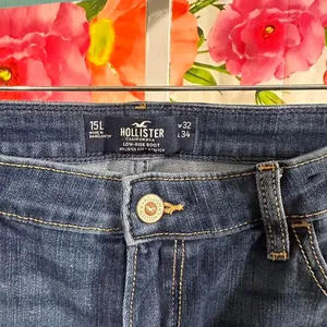 J11. Hollister low-rise bootcut jeans Size 15L thumbnail 2