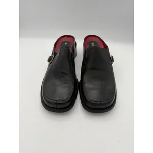 Women’s Naturalizer Size 8 Black Leather Heeled Loafers thumbnail 2