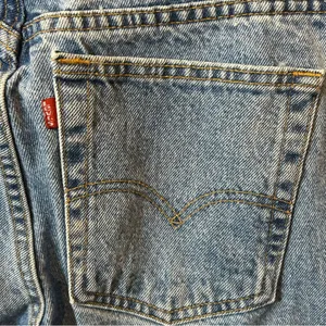 90’s Vintage Levi’s 551 Denim Shorts | Made in USA | Unisex -VTG Size-14/ (33”) thumbnail 13
