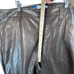 Old Navy Brown Faux Leather Straight Pants Plus‎ Size 20 Vegan Leather Trousers thumbnail 8