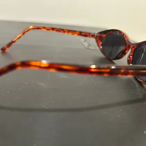 Tortoise Shell Oval Sunglasses Brown thumbnail 7