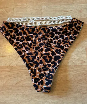 Bikini Bottoms thumbnail 2