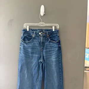 Old Navy Extra High-Waisted‎ Wide-Leg Jeans Medium Wash Blue Womens Size 4 thumbnail 3