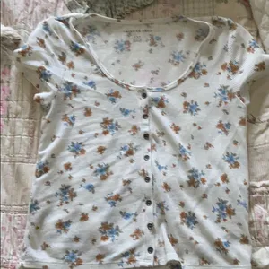 American eagle shirt sleeve thumbnail 1
