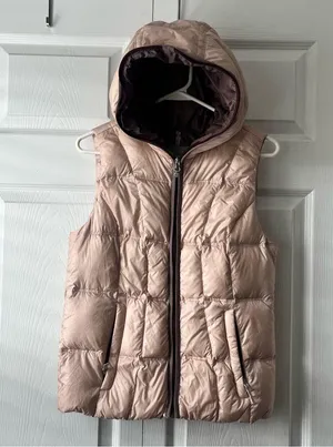 Eddie Bauer Women’s Vintage Goose-Down Hooded Puffer Vest – Size Small thumbnail 1