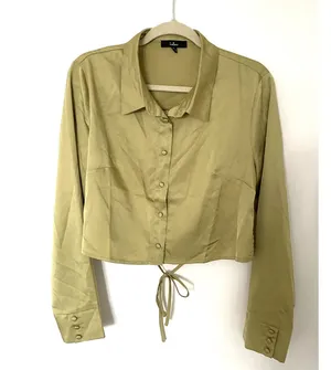 Lulus Green Cropped Satin Feel Blouse Open Back Long Sleeve Front Button Sz XL thumbnail 1