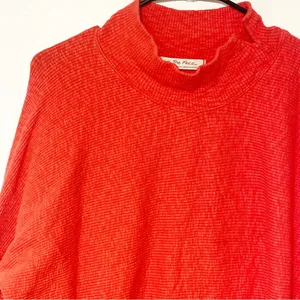 Free People Size Large Orange Mock Neck Slouchy Long Sleeve Knit Top thumbnail 2