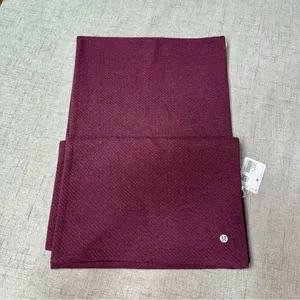 Lululemon All Ease Winter Scarf Heathered Cassis & Black NWT thumbnail 4
