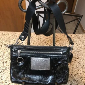 Coach Signature Poppy Black Patent Leather Clutch Hand Bag Purse thumbnail 2
