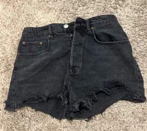 Zara black denim Shorts thumbnail 2