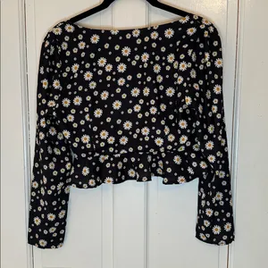 Princess Polly Black Daisy Print Crop‎ Top size 4 EUC thumbnail 4