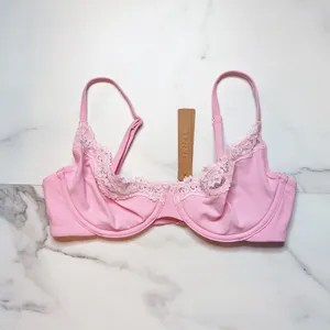 NWT Skims Fits Everybody Lace Unlined Scoop Bra  thumbnail 3