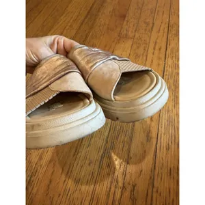 Casta Women's Gold Leather Platform Sandals Size 7.5 thumbnail 5