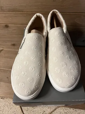 Style & Co NeW with Box . Women's Moira Zip Sneakers white size 8 thumbnail 1