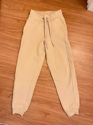 Lululemon scuba joggers thumbnail 1