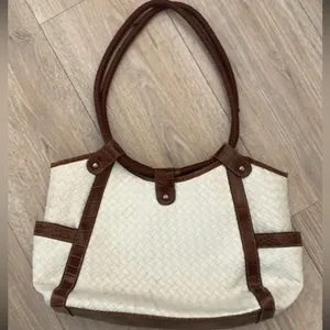 White & brown weaved faux leather purse thumbnail 3