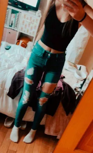 Skinny Jeans thumbnail 2